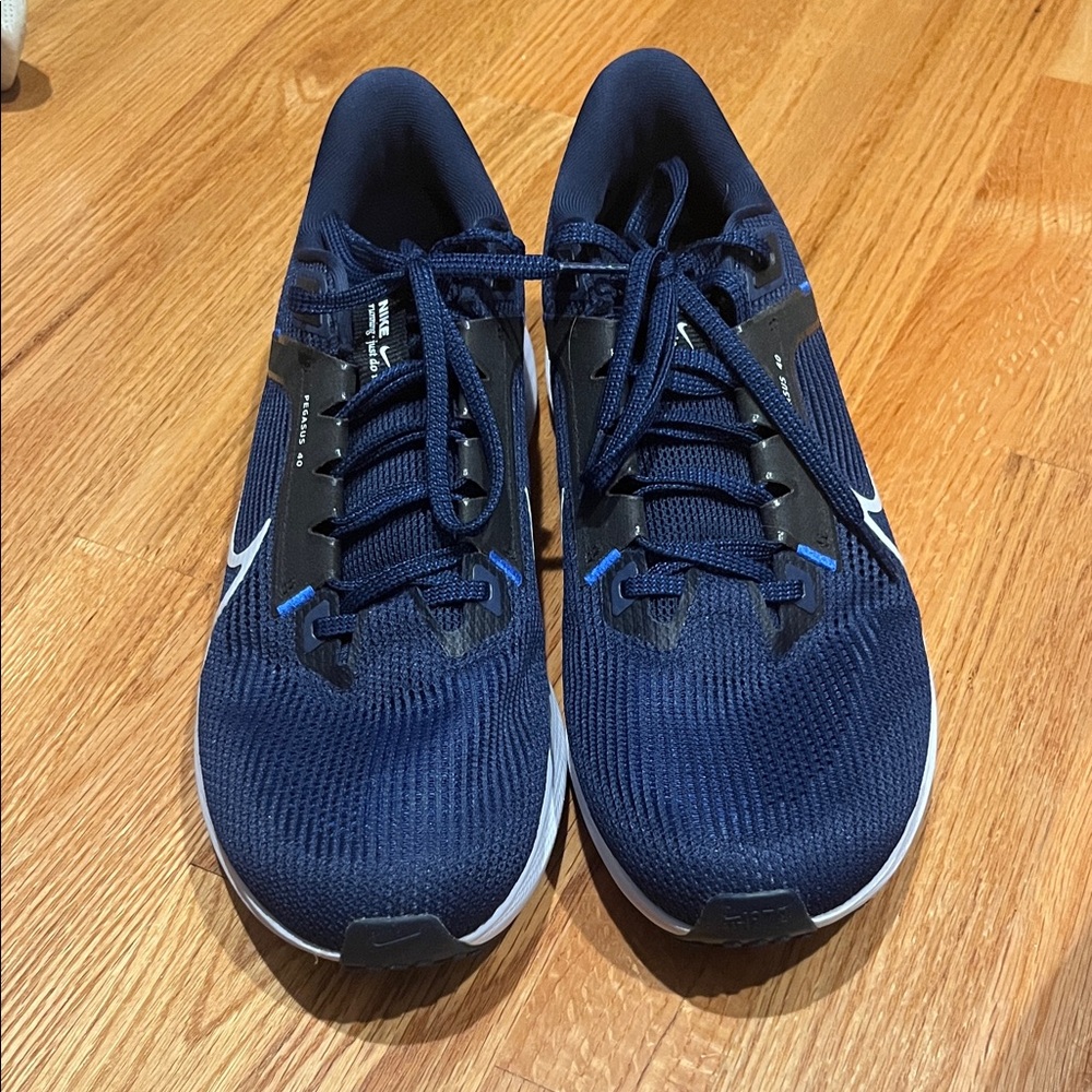 Navy Blue Nike Pegasus 40 men’s 10.5